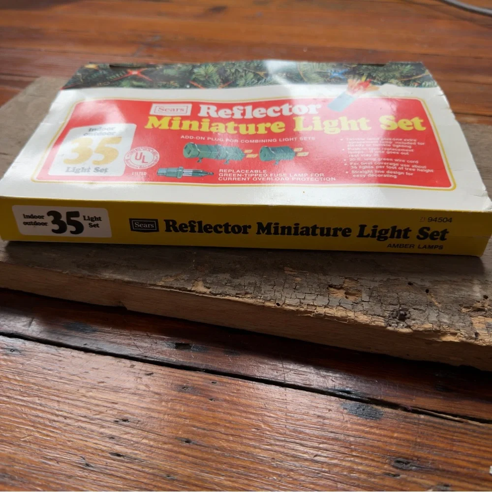 Vintage Sears Reflector Miniature Light Set in Amber: indoor/outdoor 35ct 20ft